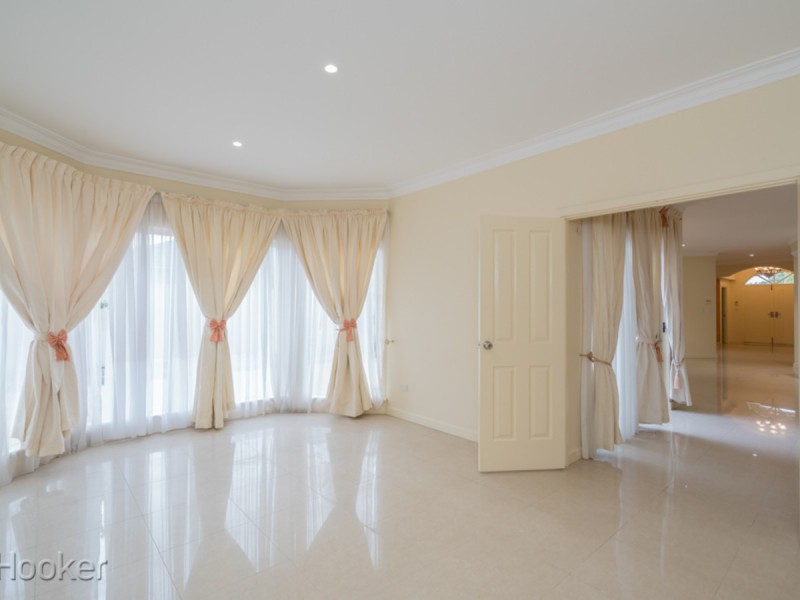 37 Central Park Avenue, Canning Vale WA 6155