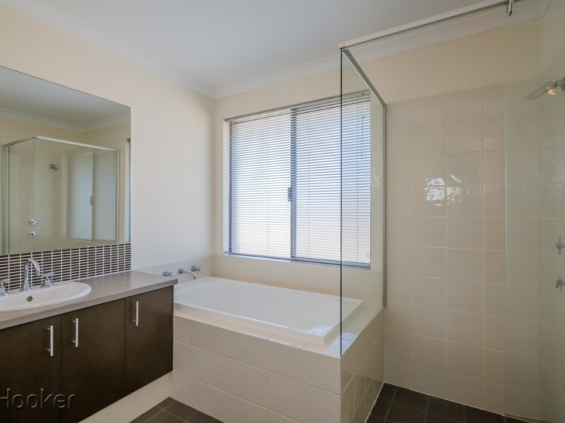 16b Lowes Street, Cloverdale WA 6105