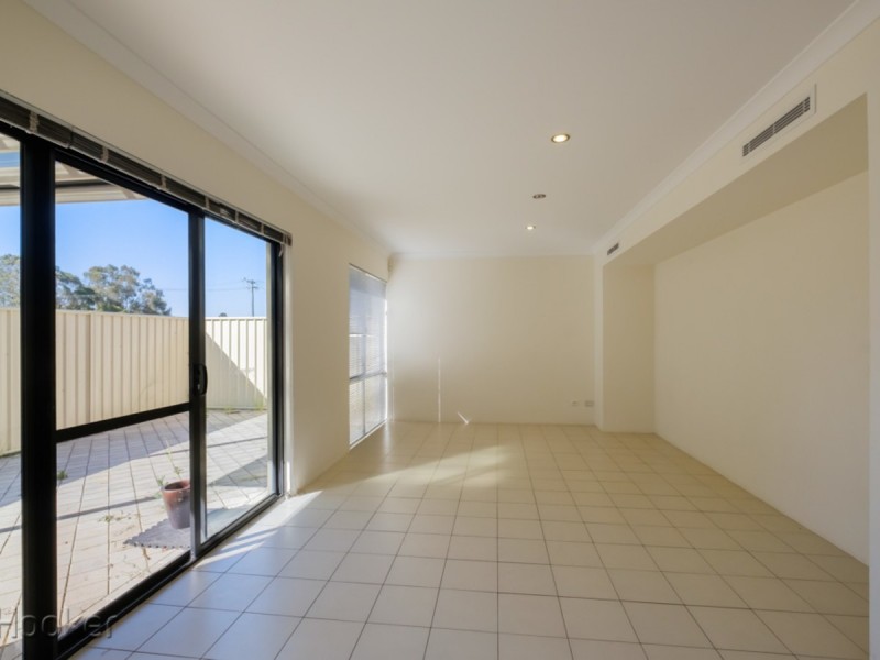 16b Lowes Street, Cloverdale WA 6105