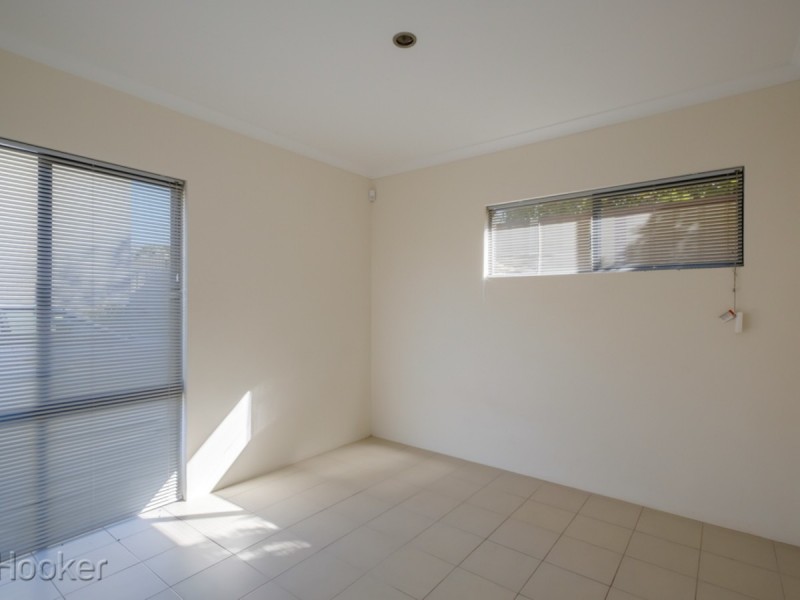 16b Lowes Street, Cloverdale WA 6105