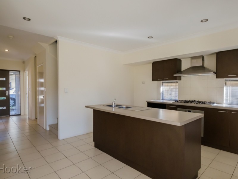 16b Lowes Street, Cloverdale WA 6105