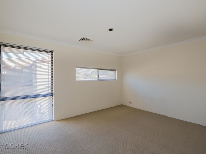 16b Lowes Street, Cloverdale WA 6105