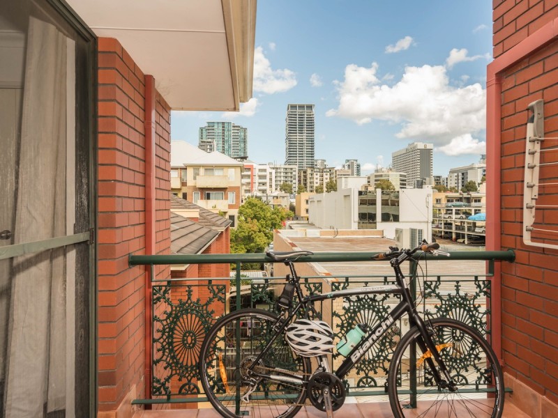 24/105 Wellington Street, East Perth WA 6004