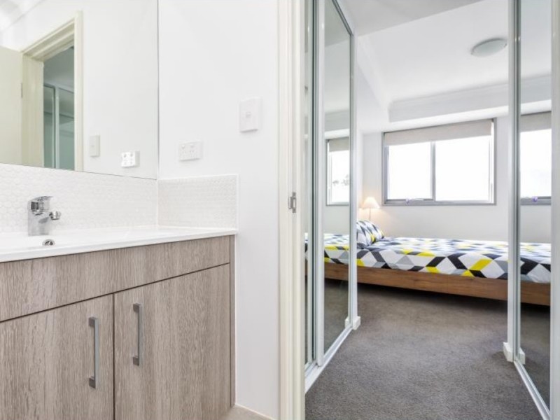 27/2 Rowe Avenue, Rivervale WA 6103