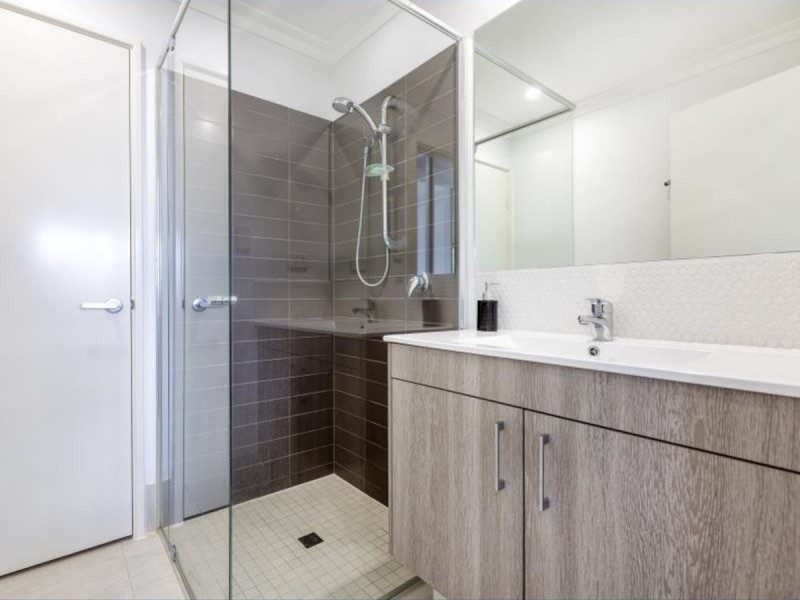 27/2 Rowe Avenue, Rivervale WA 6103