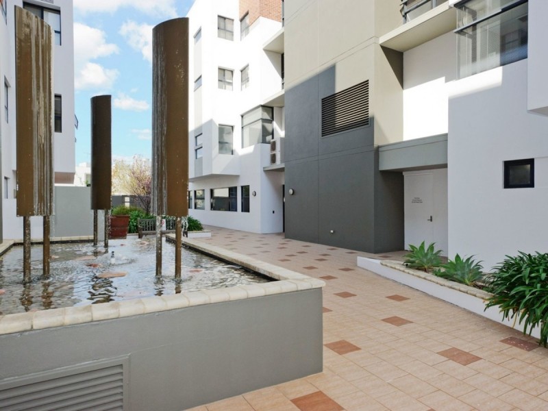 12/82 Royal Street, East Perth WA 6004