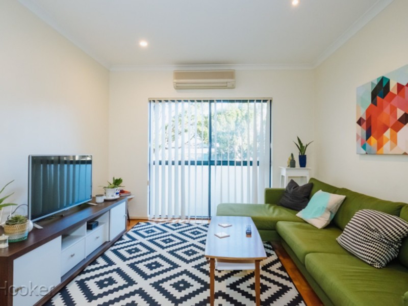 4/22 Saunders Street, East Perth WA 6004