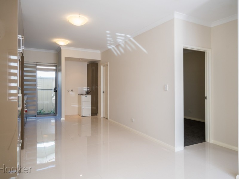 2/9 Henry Street, East Cannington WA 6107