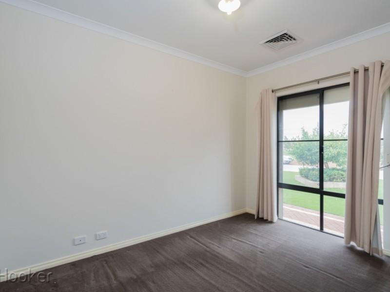 24 Lenihan Corner, Wattle Grove WA 6107