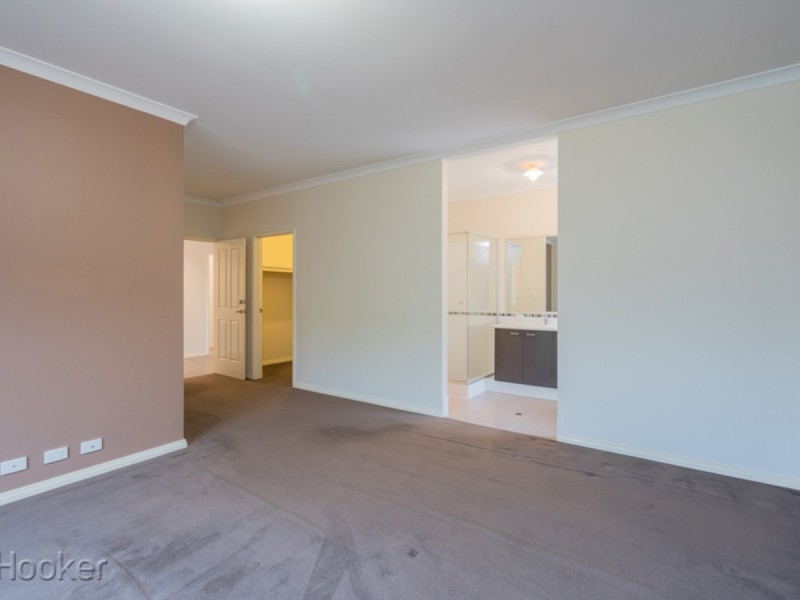 24 Lenihan Corner, Wattle Grove WA 6107