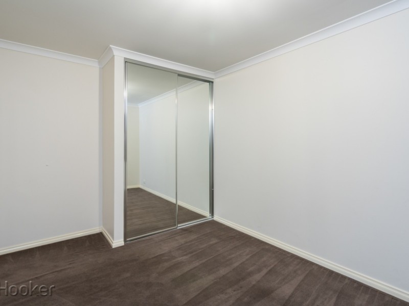 24 Lenihan Corner, Wattle Grove WA 6107