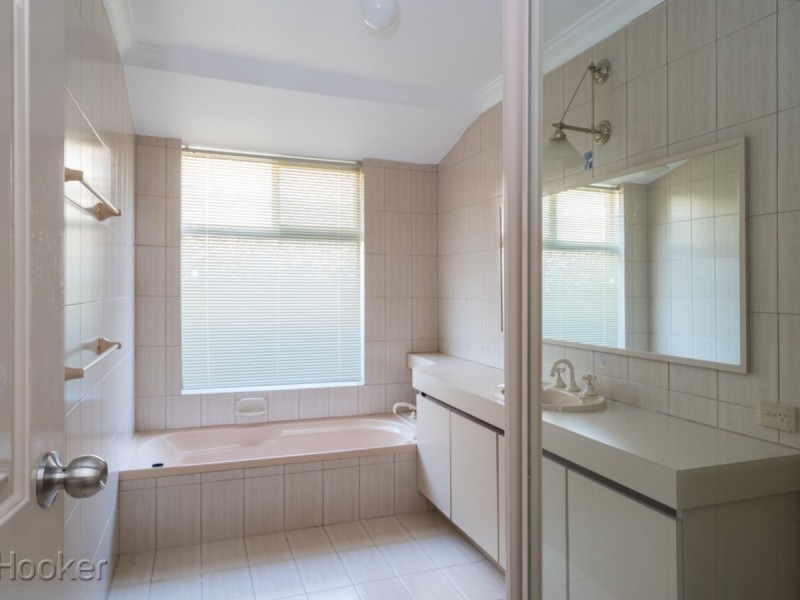 70 Kilkenny Circle, Waterford WA 6152