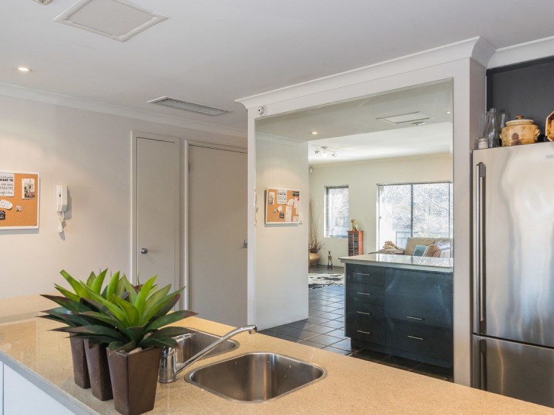 2/131 Royal Street, East Perth WA 6004