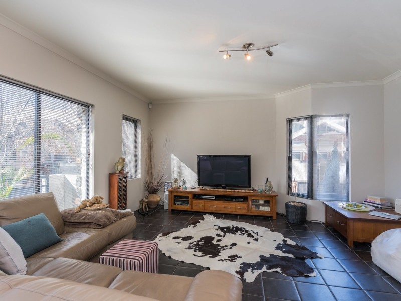 2/131 Royal Street, East Perth WA 6004