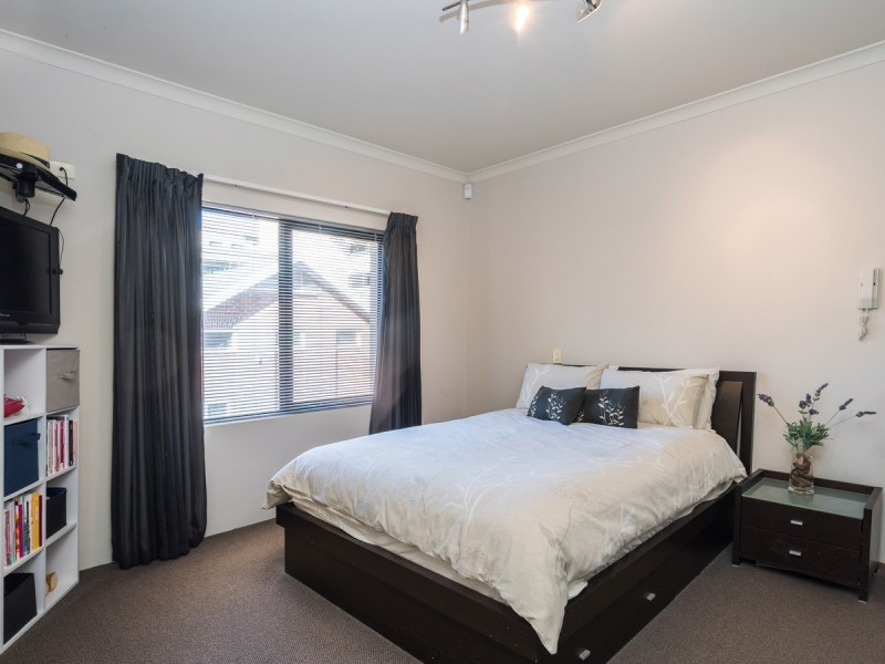 2/131 Royal Street, East Perth WA 6004