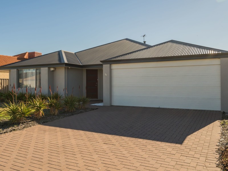 22 Tulip Way, East Cannington WA 6107