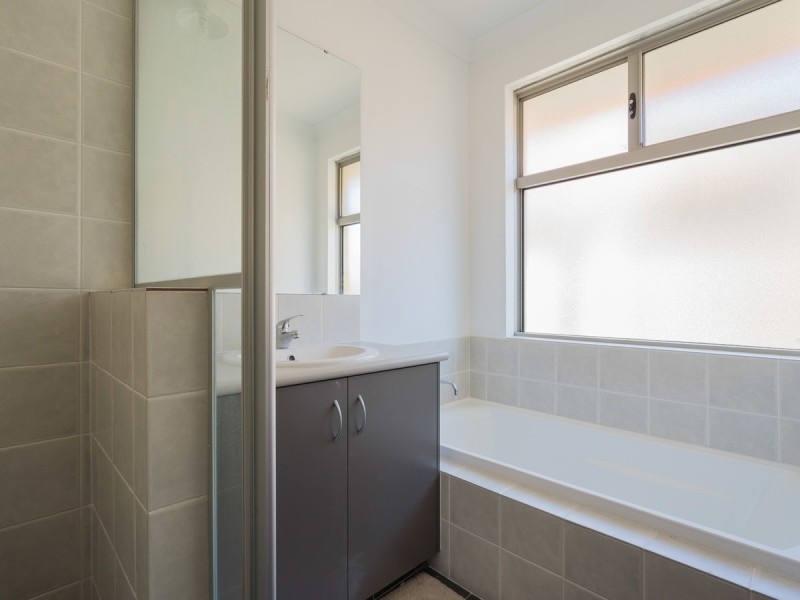 22 Tulip Way, East Cannington WA 6107