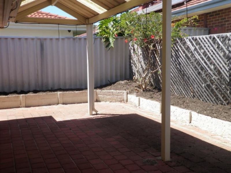 2/68 Queen Street, Bentley WA 6102