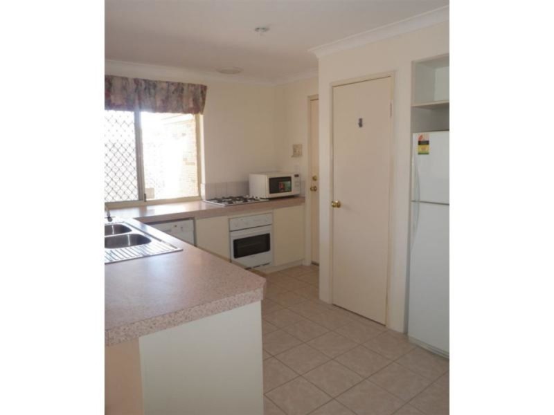 2/68 Queen Street, Bentley WA 6102