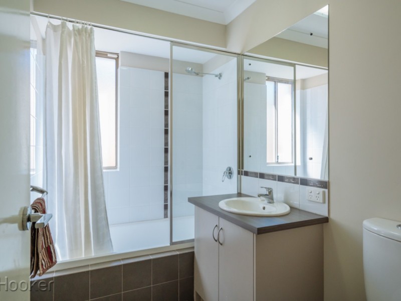 2/23b Ilumba Way, Nollamara WA 6061