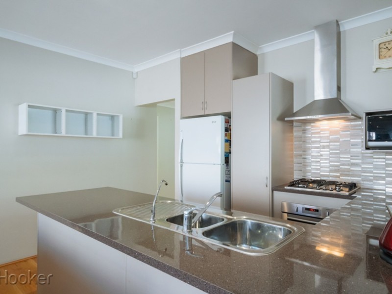 2/23b Ilumba Way, Nollamara WA 6061
