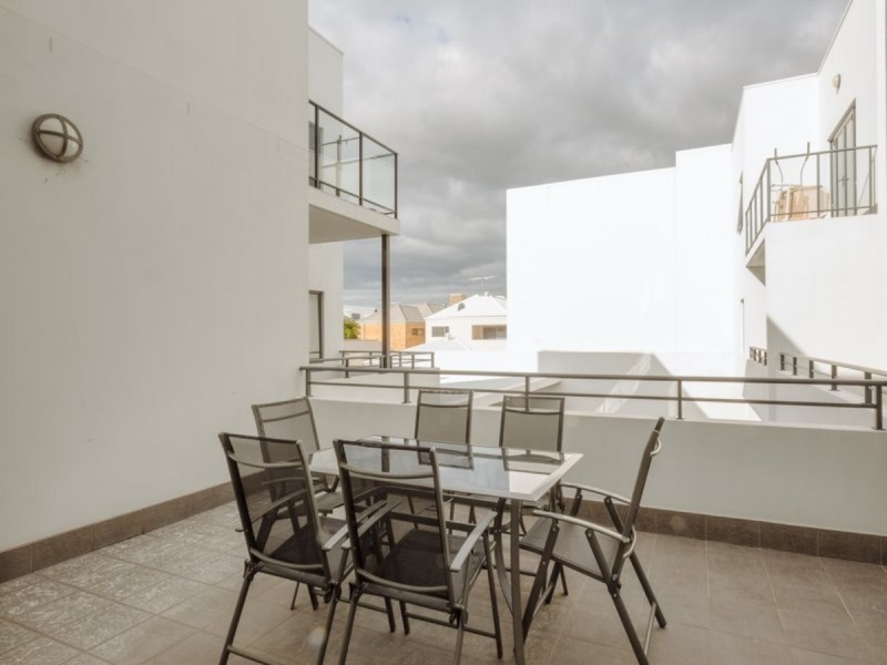 4/2 Pisconeri Street, Perth WA 6000