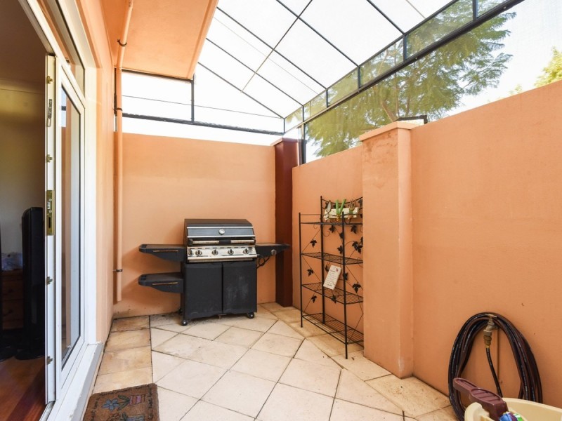 2/28 Nile Street, East Perth WA 6004