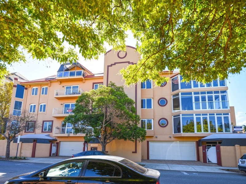 2/28 Nile Street, East Perth WA 6004