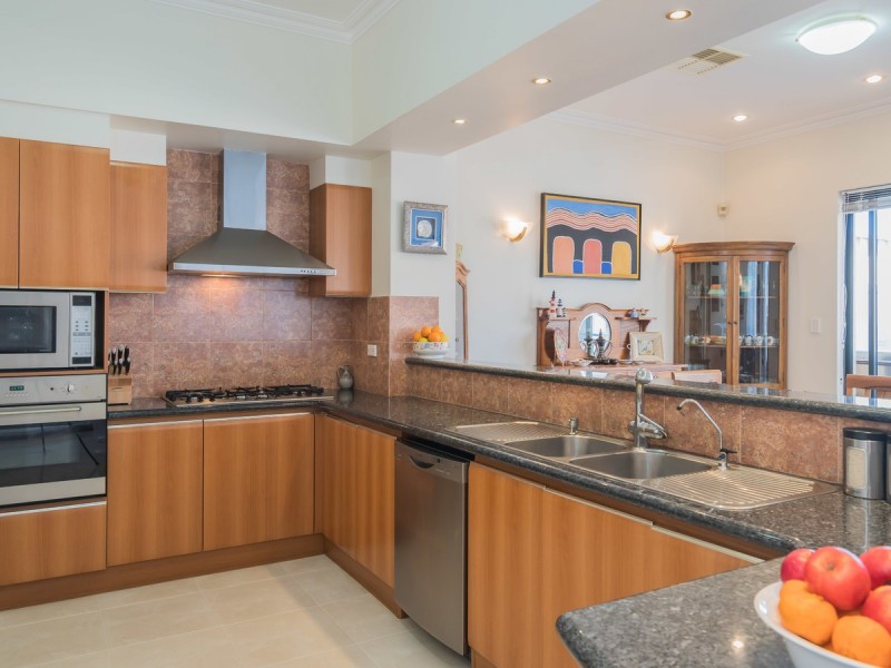 2/111 Royal Street, East Perth WA 6004