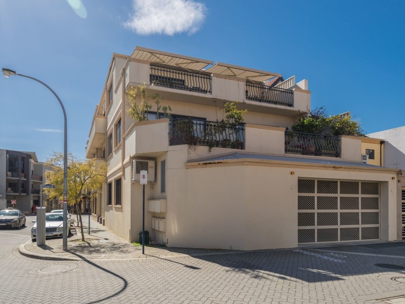 2/111 Royal Street, East Perth WA 6004