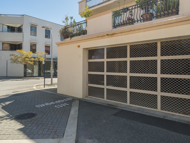 2/111 Royal Street, East Perth WA 6004