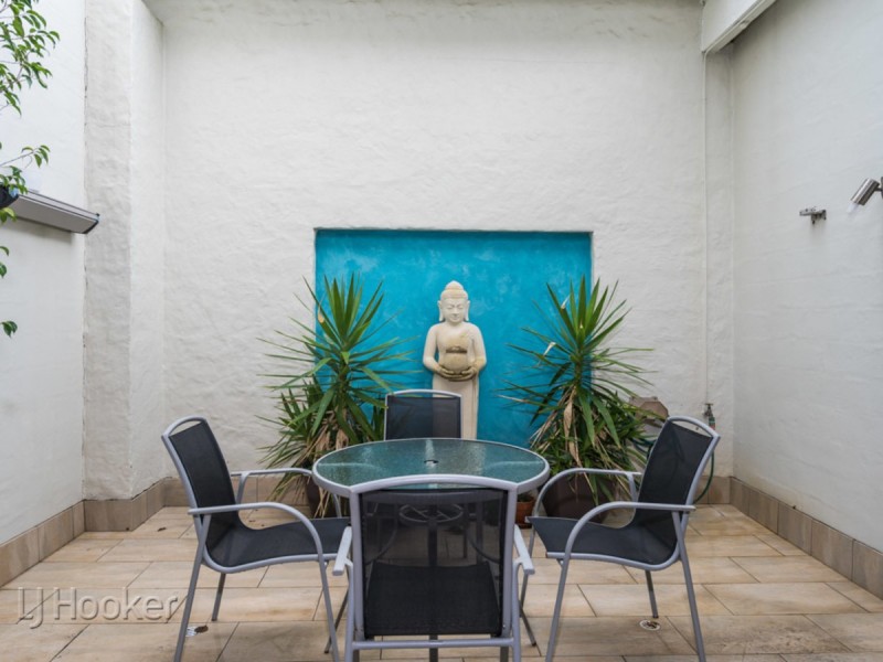 22 Little Saunders Street, East Perth WA 6004