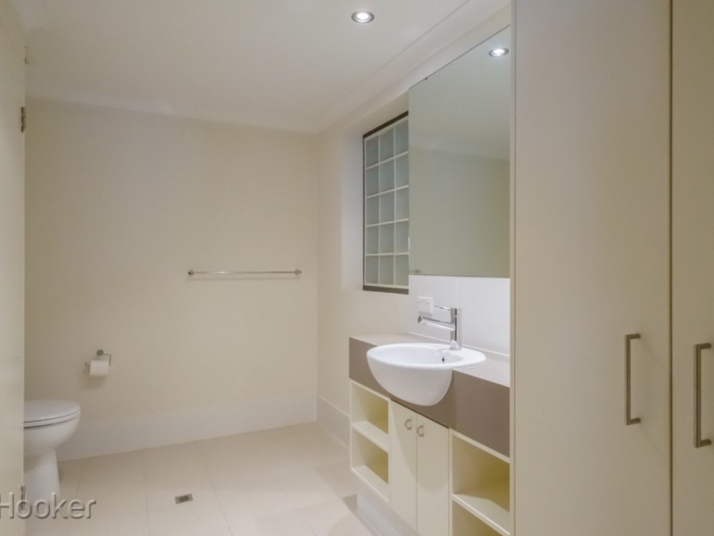 27/18 Wellington Street, East Perth WA 6004