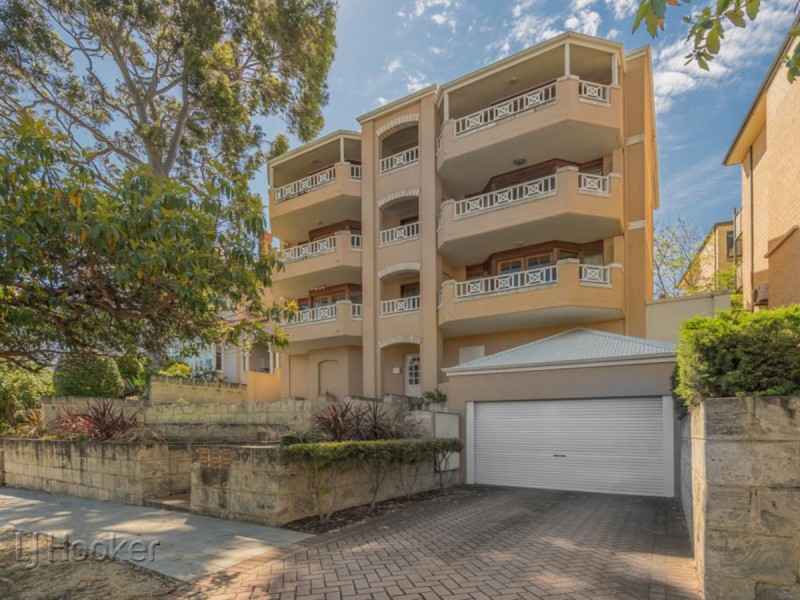 4/30 Waterloo Crescent, East Perth WA 6004
