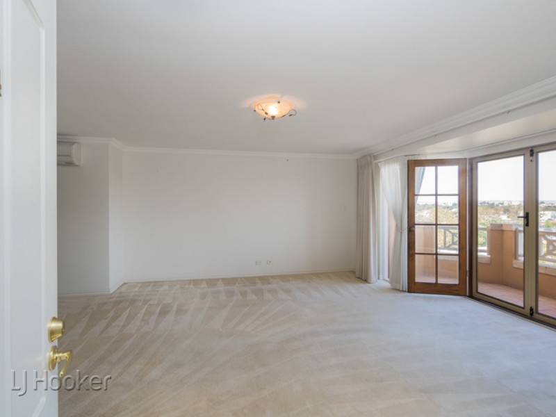 4/30 Waterloo Crescent, East Perth WA 6004