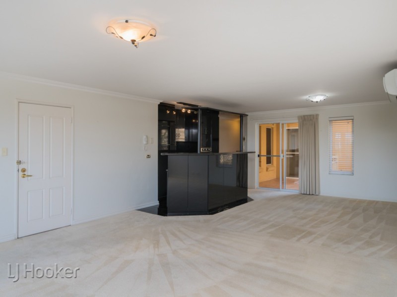 4/30 Waterloo Crescent, East Perth WA 6004
