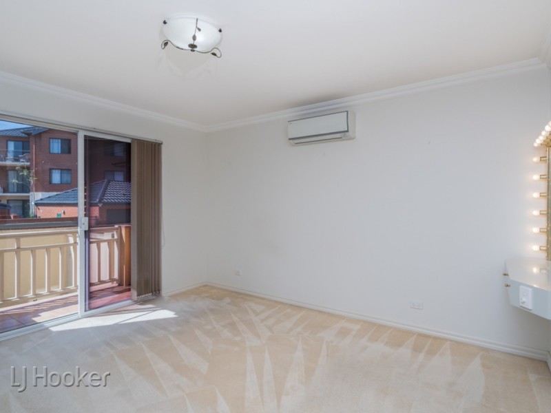 4/30 Waterloo Crescent, East Perth WA 6004
