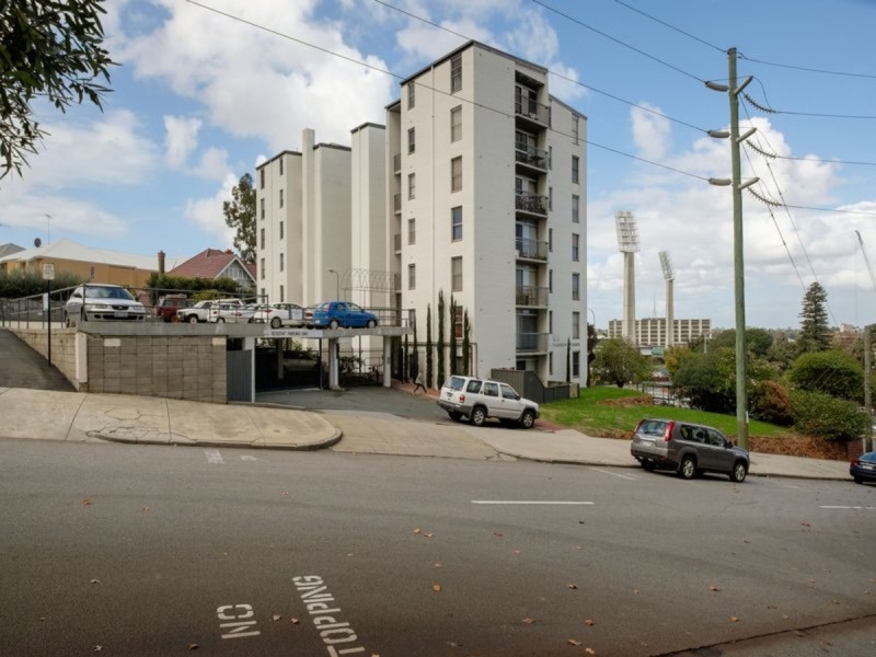 16/38-42 Waterloo Crescent, East Perth WA 6004