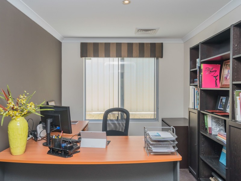 4 Greylock Meander, Madeley WA 6065