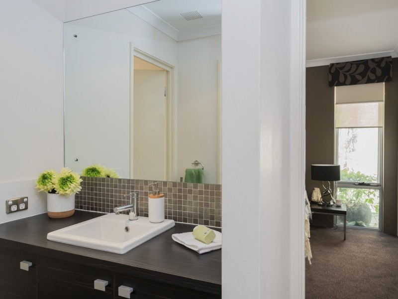 4 Greylock Meander, Madeley WA 6065