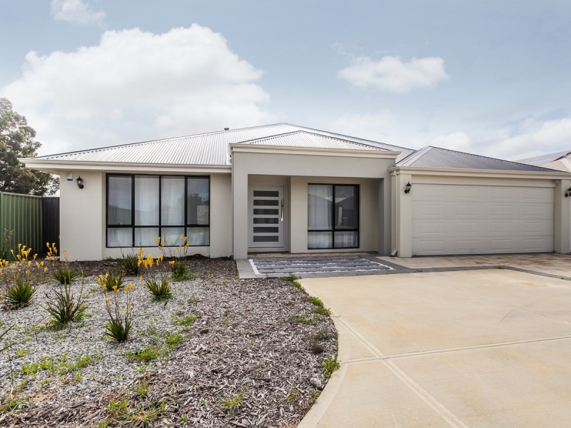 16 Tringa Rise, East Cannington WA 6107