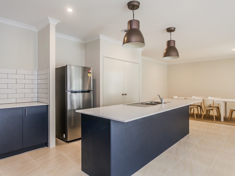 16 Tringa Rise, East Cannington WA 6107