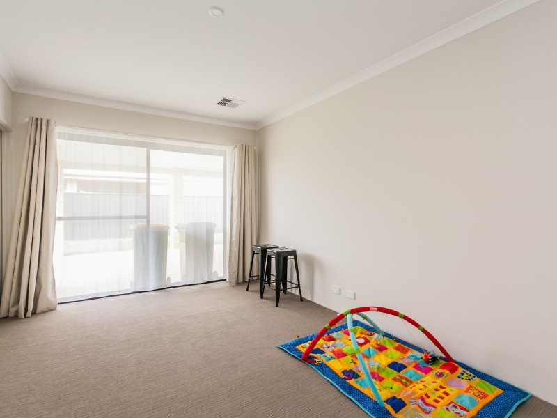 16 Tringa Rise, East Cannington WA 6107