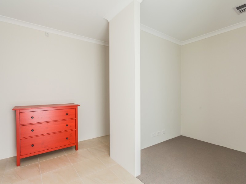 16 Tringa Rise, East Cannington WA 6107