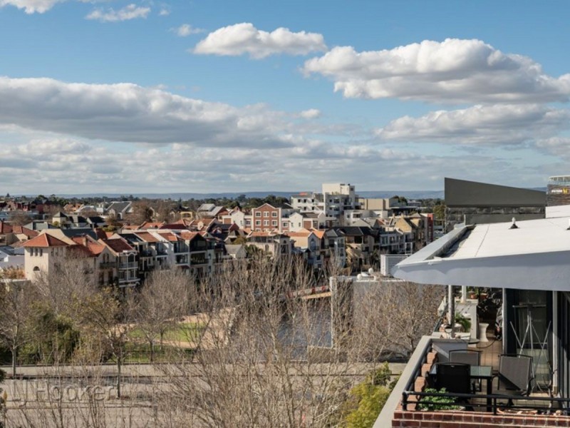 10/10 Eastbrook Terrace, East Perth WA 6004