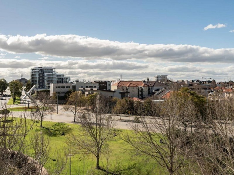 10/10 Eastbrook Terrace, East Perth WA 6004