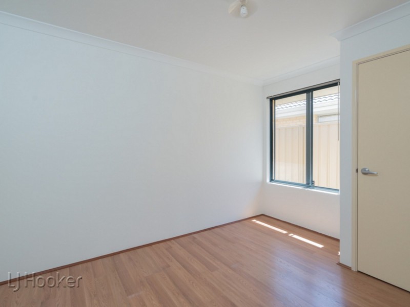 15 Trafalgar Place, Queens Park WA 6107