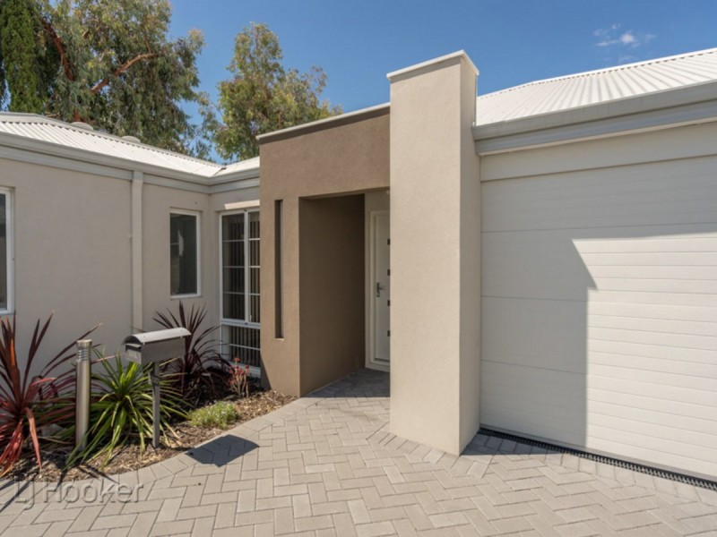 120D Thomas Street, Queens Park WA 6107