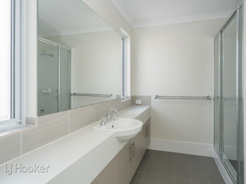 120D Thomas Street, Queens Park WA 6107