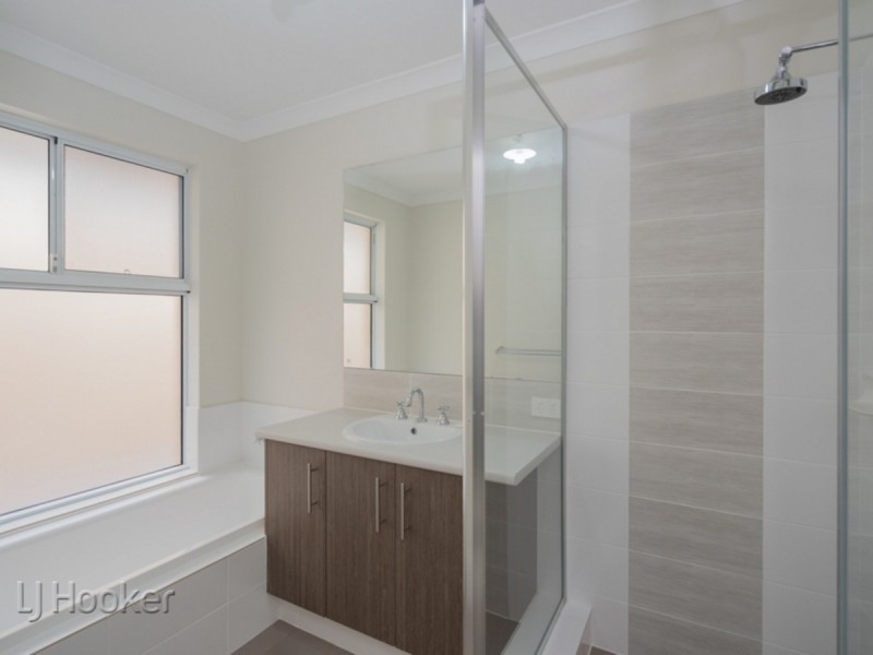 120D Thomas Street, Queens Park WA 6107